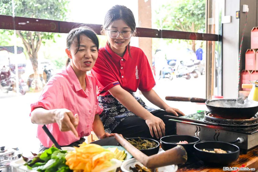 全网追的“扁担女孩”，找了一份暑假工，时薪12元 - 徐州生活资讯 - 徐州28生活网 xz.28life.net